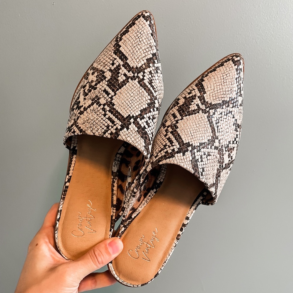 NWOT - Crown Vintage Snake Skin Print Mules